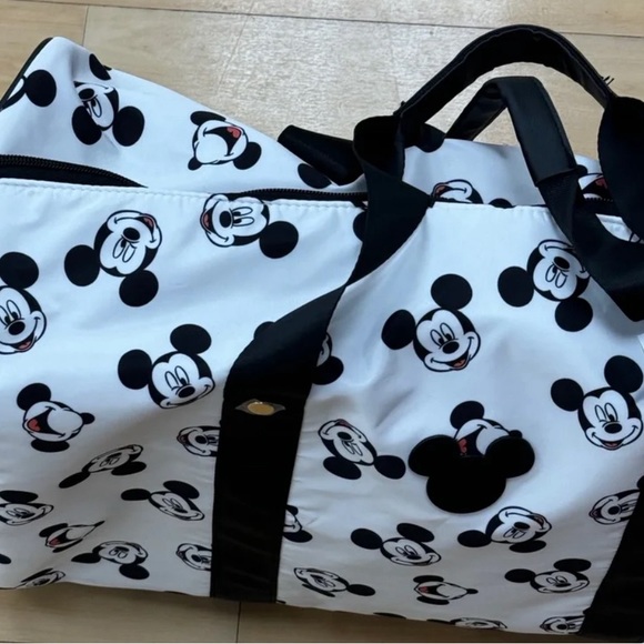 Mickey Mouse Duffel bag - Picture 2 of 5